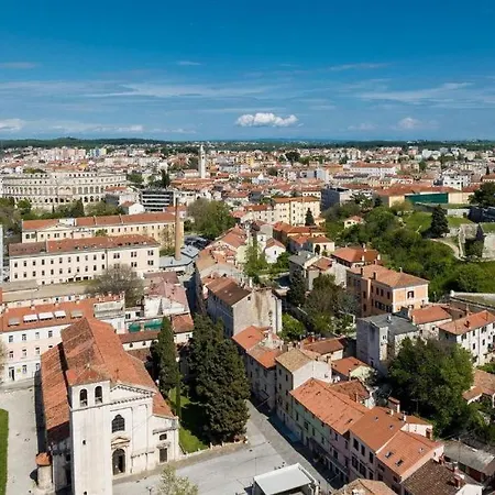 Old Place Apartmán Pula